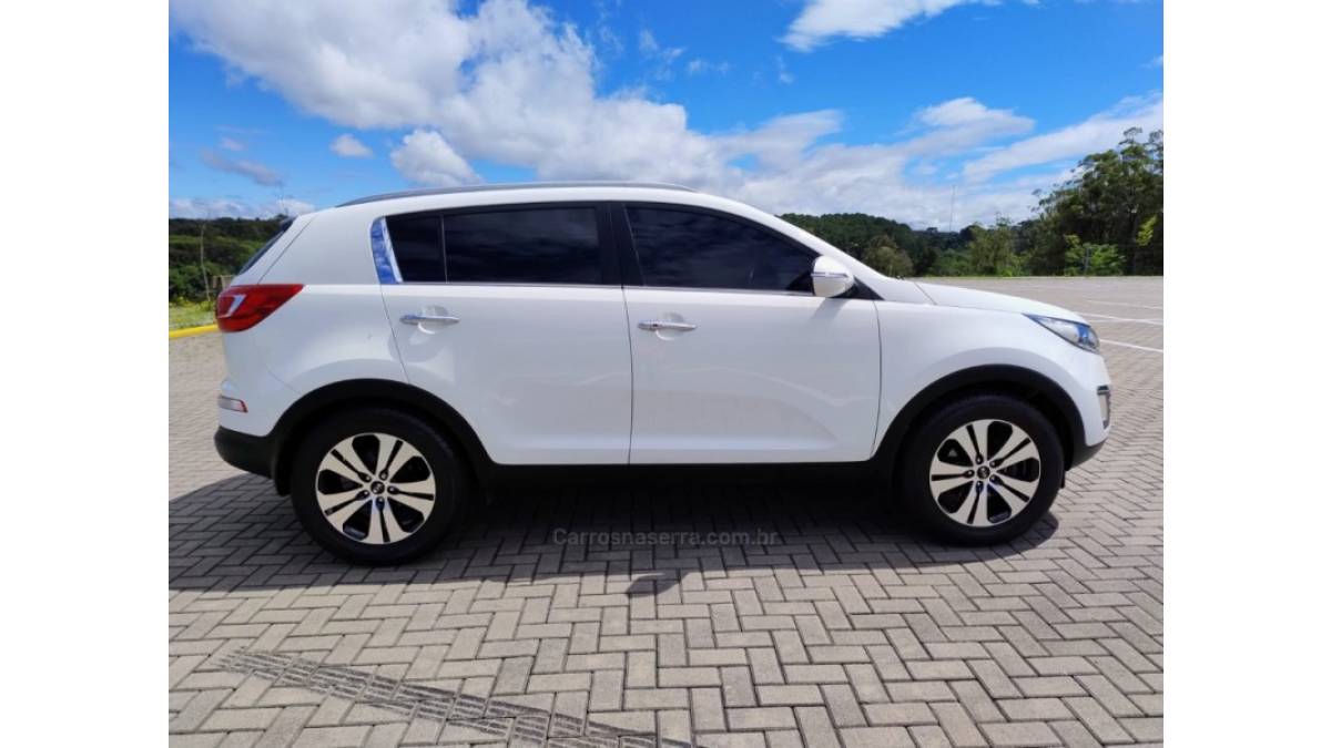 KIA MOTORS - SPORTAGE - 2013/2014 - Branca - R$ 82.800,00