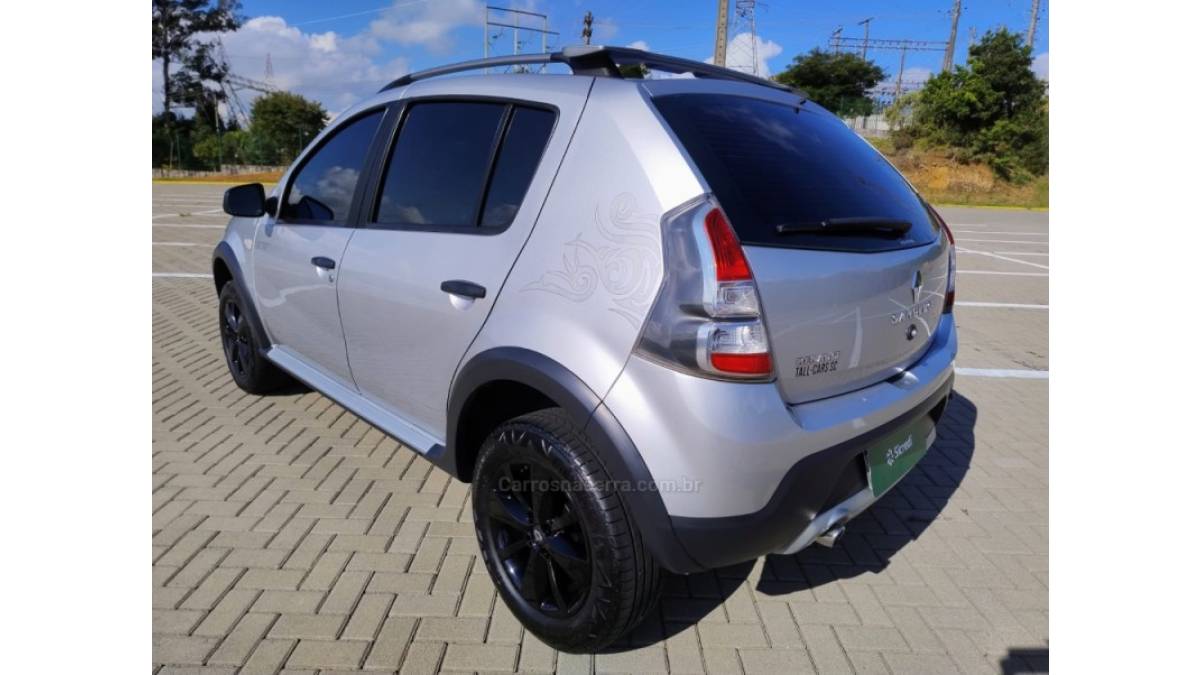 RENAULT - SANDERO - 2012/2012 - Prata - R$ 38.800,00