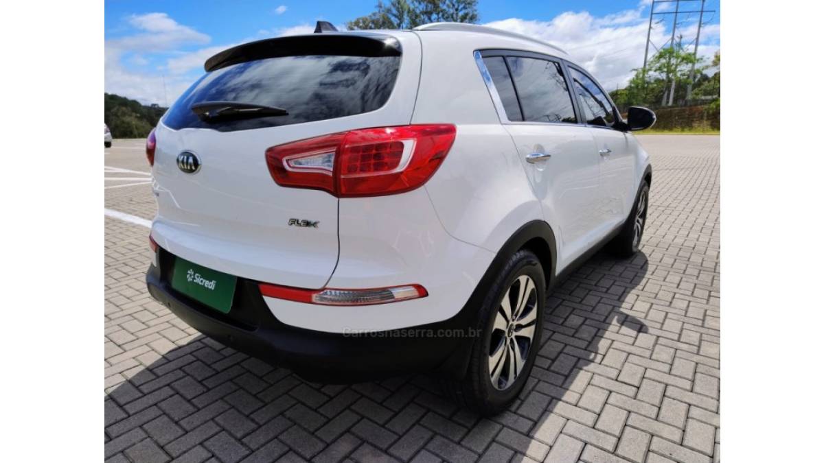 KIA MOTORS - SPORTAGE - 2013/2014 - Branca - R$ 82.800,00