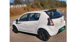 RENAULT - SANDERO - 2014/2014 - Branca - R$ 38.900,00