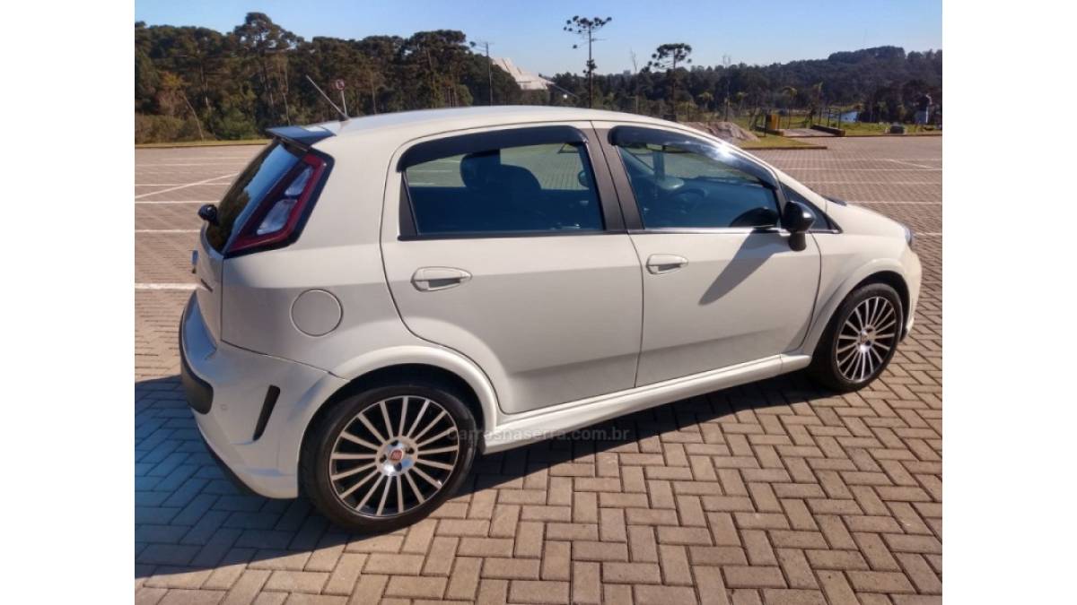 FIAT - PUNTO - 2017/2017 - Branca - R$ 62.800,00